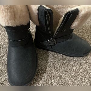 BearPaw Black Winter Boots with Cream Lining